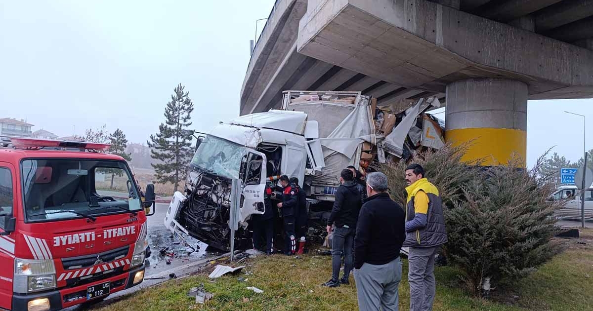 TIR KAZASINDA FACİADAN DÖNÜLDÜ