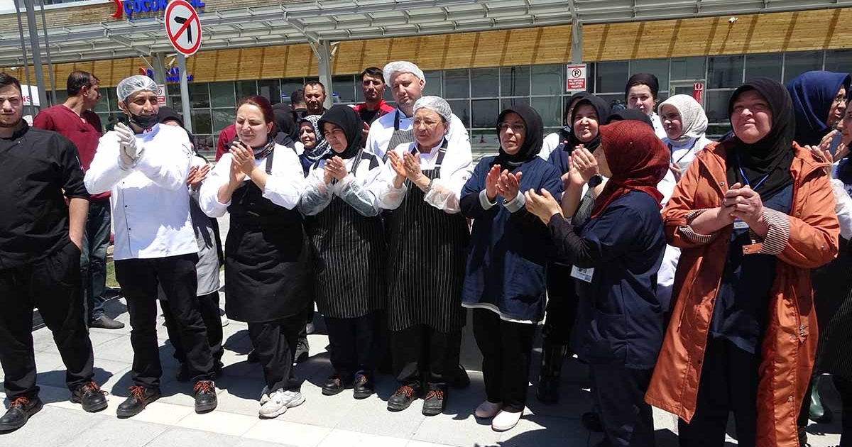 HASTANE YEMEKHANESİ TAŞERON ÇALIŞANLARINDAN EYLEM
