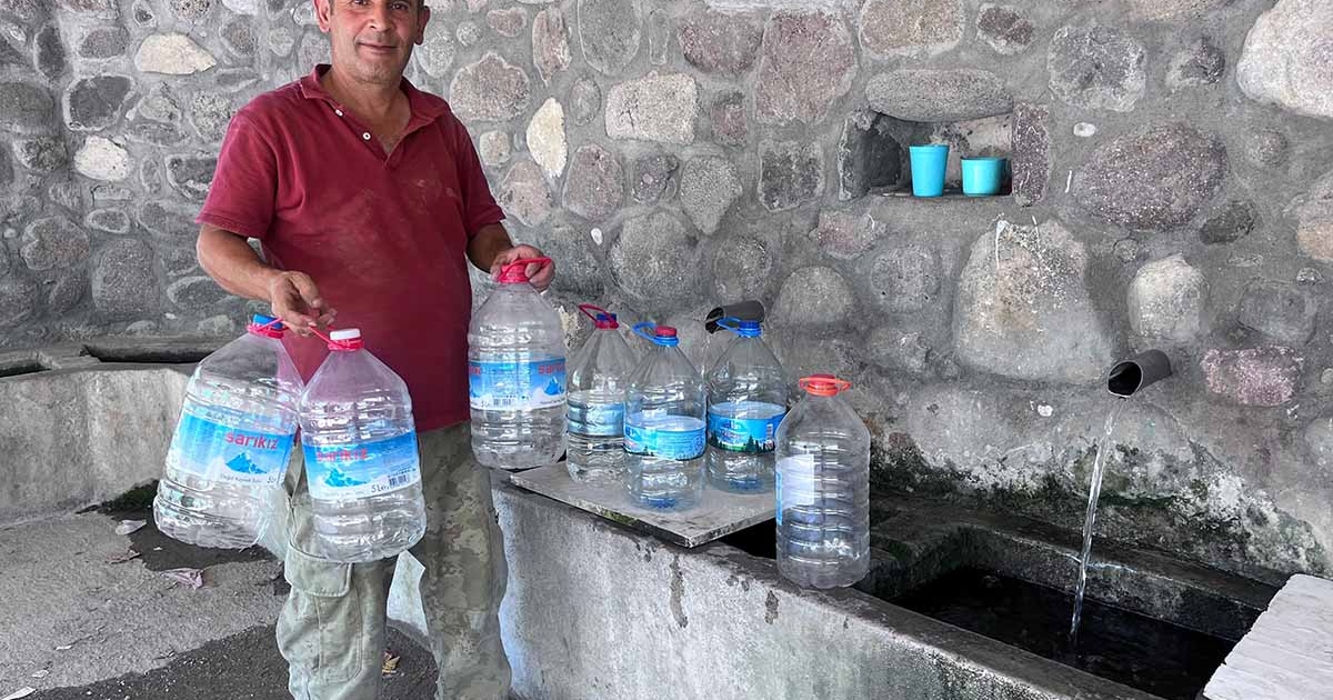 İZMİR BORNOVA'DA VATANDAŞ AYLARDIR İÇME SUYUNA HASRET