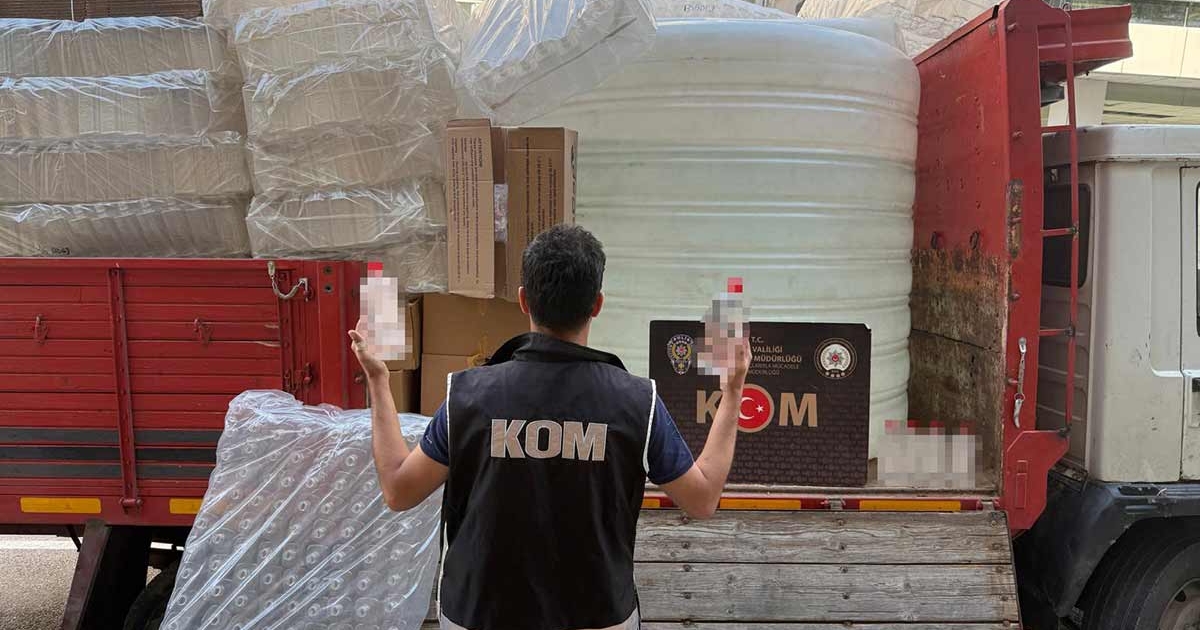 İZMİR'DE DEPODA ELE GEÇİRİLEN 5 TON SAHTE ALKOLE 1 TUTUKLAMA