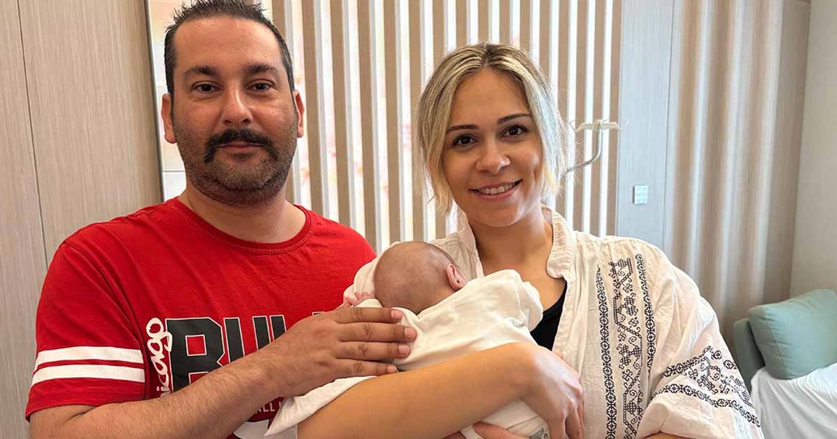 İZMİR'DE 540 GRAM OLARAK DÜNYAYA GELEN BEBEK, HAYATA TUTUNDU