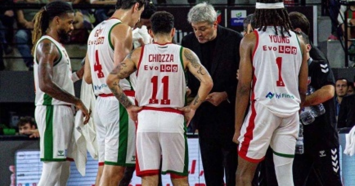 KARŞIYAKA’DA BAŞANTRENÖR FARUK BEŞOK’LA YOLLAR AYRILDI
