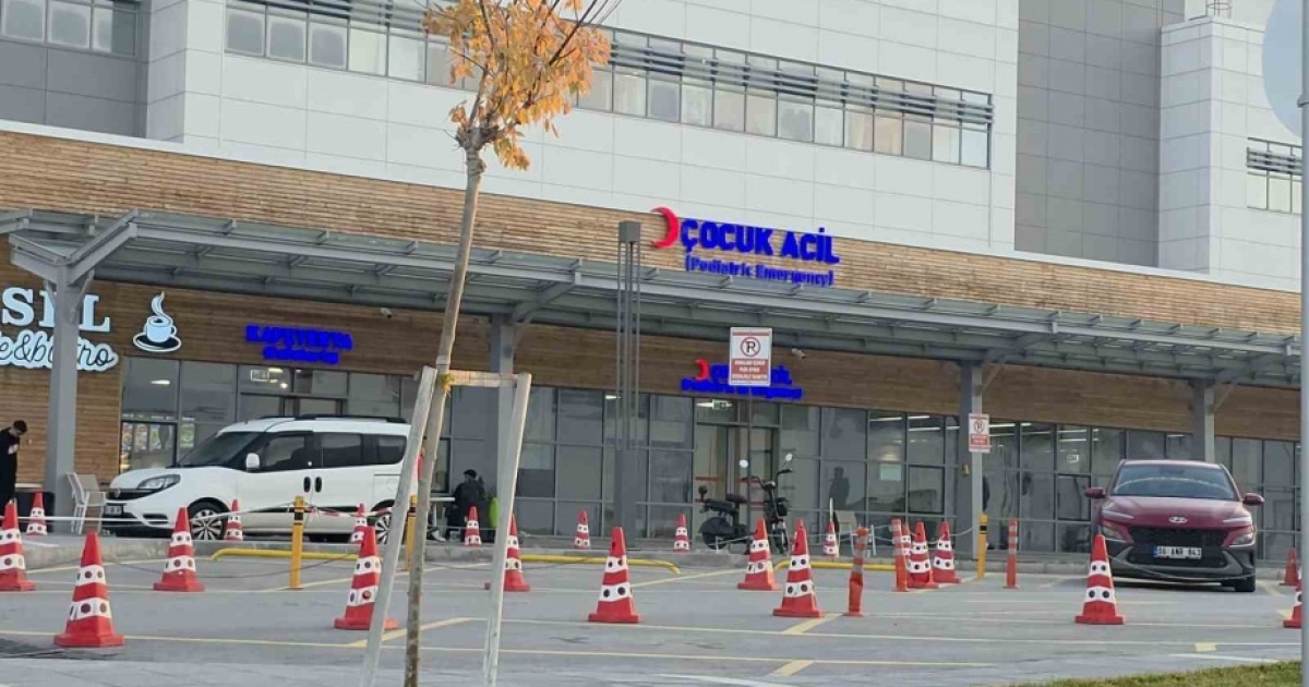 KÜTAHYA’DA YENİ DOĞAN BEBEĞİNİ HAVALANDIRMA BOŞLUĞUNA ATTI
