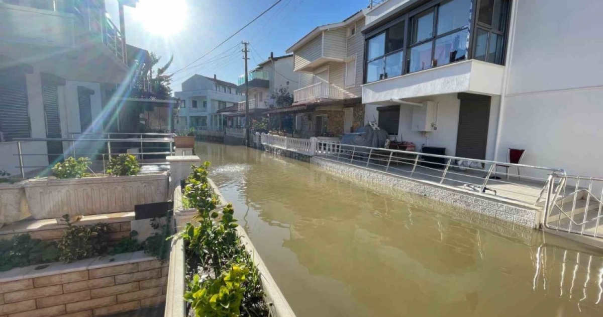 SELİN ETKİLEDİĞİ FOÇA’NIN SOKAKLARI VENEDİK’E DÖNDÜ
