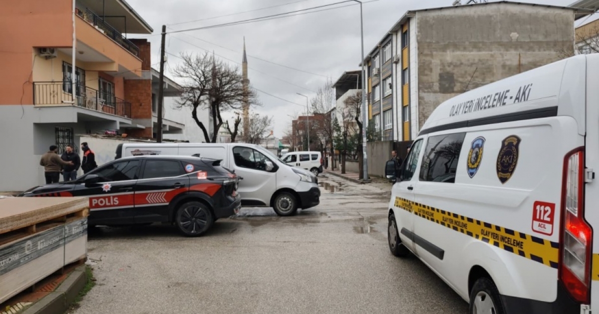 BOŞANMA AŞAMASINDAKİ KARISINI SOKAK ORTASINDA ÖLDÜRDÜ
