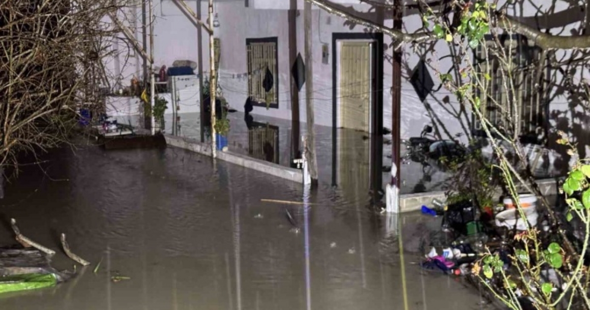 SEYDİKEMER’DE SU BASKINI: EVLER TAHLİYE EDİLDİ
