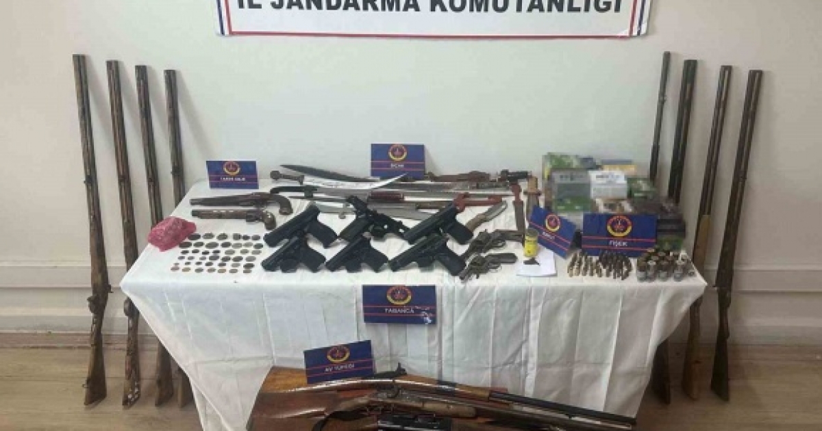 EV DEĞİL, ADETA CEPHANELİK
