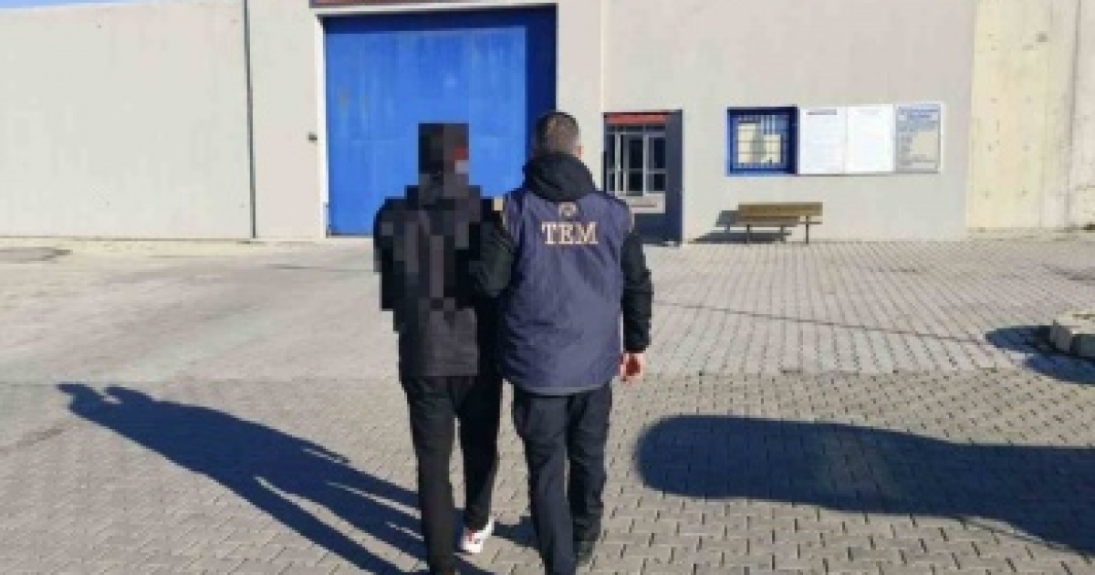 DEAŞ ÜYESİNİ POLİS YAKALADI
