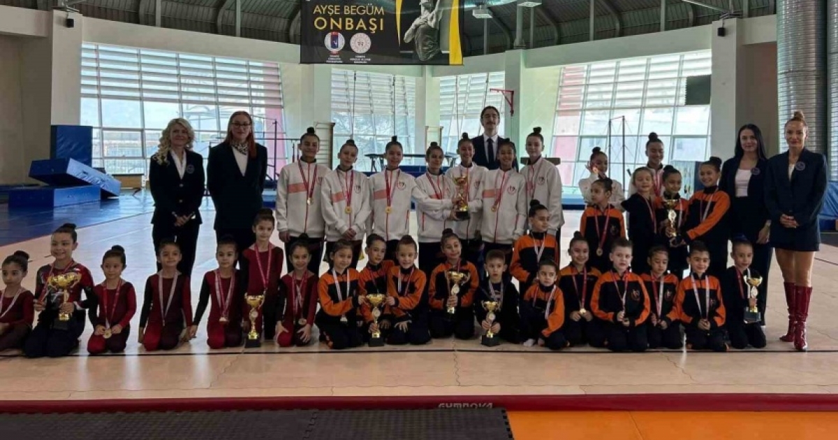 MİNİK CİMNASTİKÇİLERDEN ÖZAY GÖNLÜM’E VEFA
