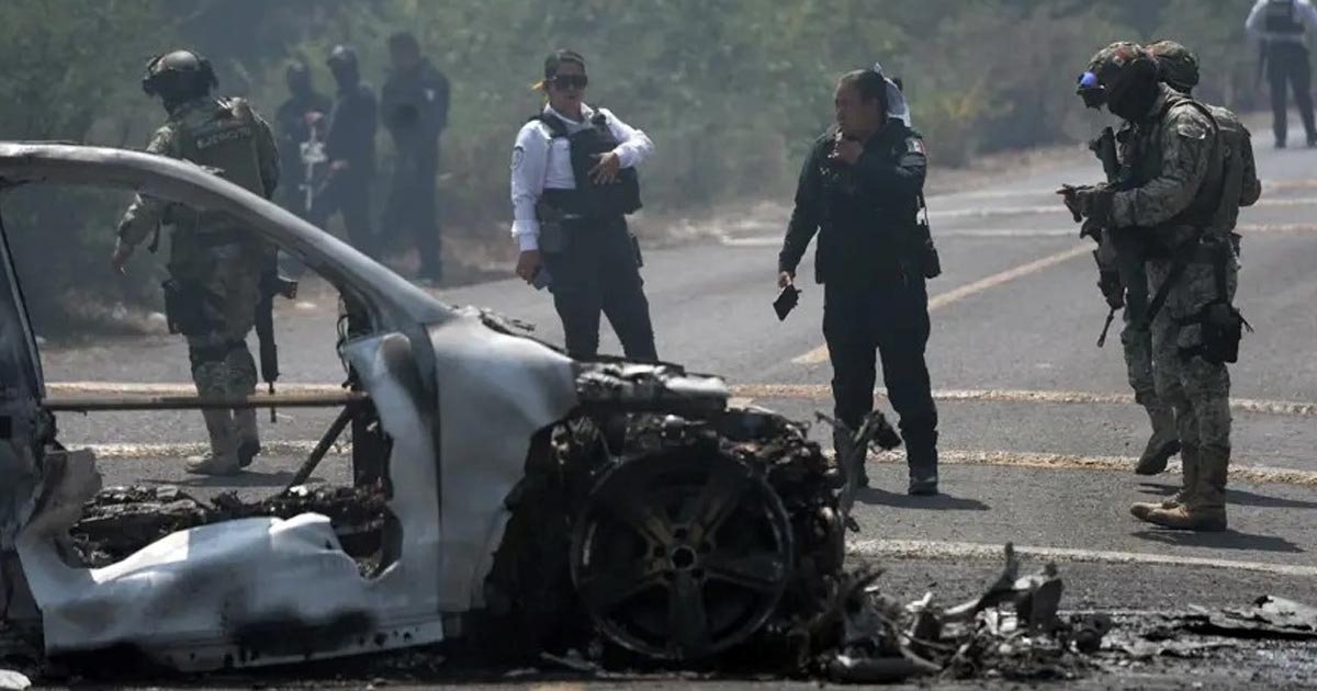 MEKSİKA SAVAŞ ALANINA DÖNDÜ