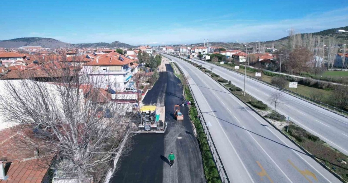 KULA’DA ULAŞIM KONFORU İÇİN 8 BİN TONLUK ASFALT ÇALIŞMASI
