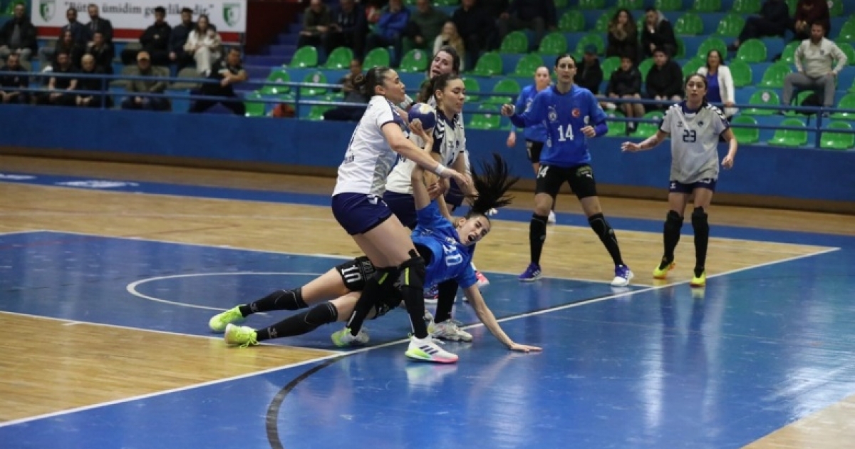 DENİZİN KIZLARI NEFES KESEN MAÇTA ÜSKÜDAR’I DEVİRDİ
