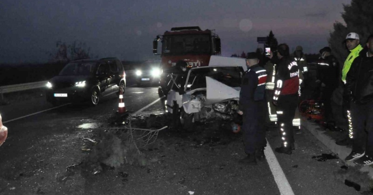 MANİSA’DA FECİ KAZA: 2 ÖLÜ, 5 YARALI
