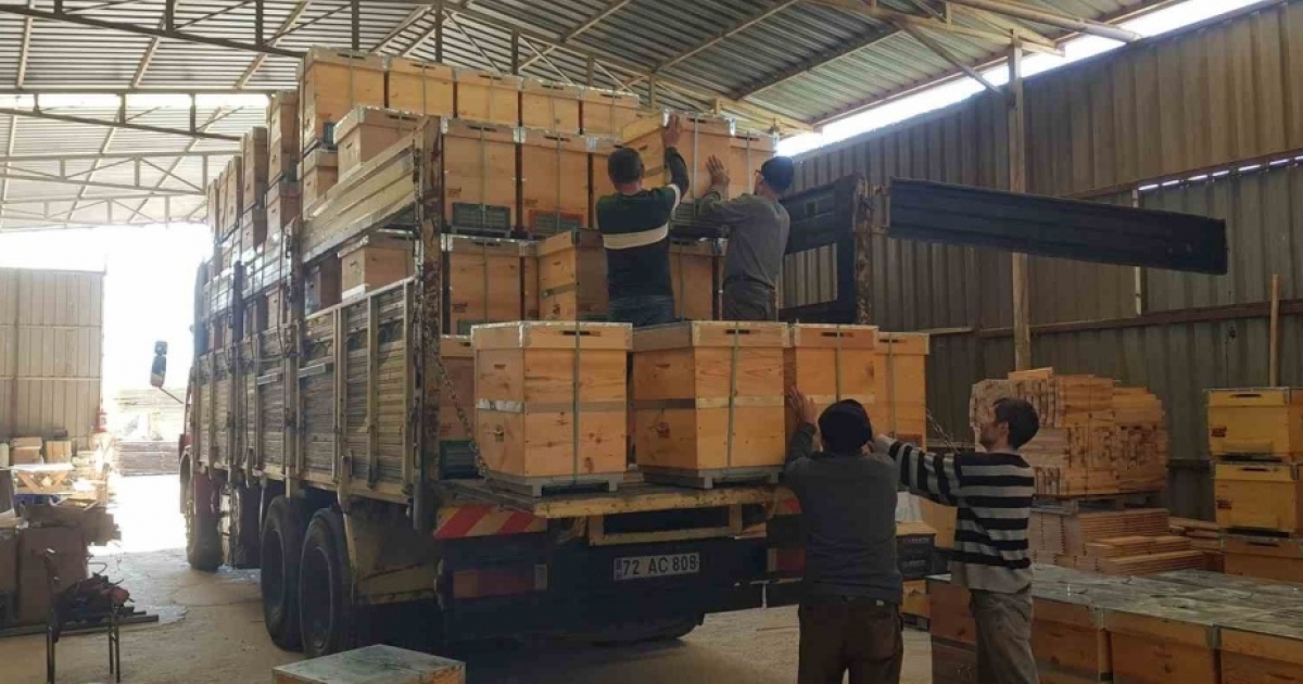 KUYUCAK’TAN DÜNYAYA KOVAN İHRACATI
