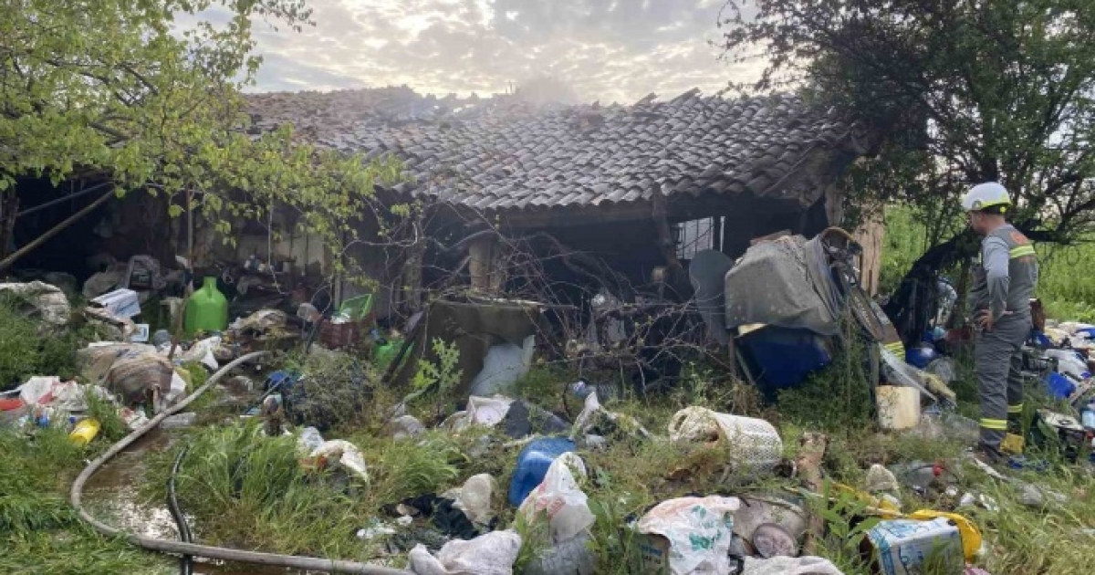 MANİSA’DA EV YANGINI: 1 KİŞİ HAYATINI KAYBETTİ
