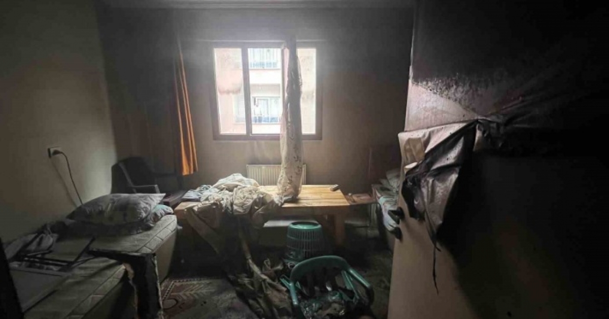 TURGUTLU’DA EVİNİ ATEŞE VEREN ŞAHIS KALP KRİZİNDEN HAYATINI KAYBETTİ
