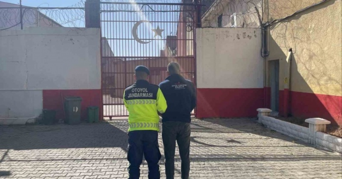 YOL KONTROLÜNDE YAKALANDILAR
