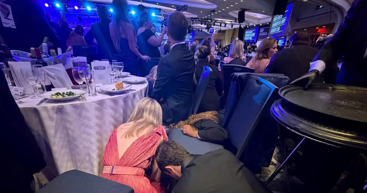 TRUMP'A YEMEKTE SİLAHLI SALDIRI 