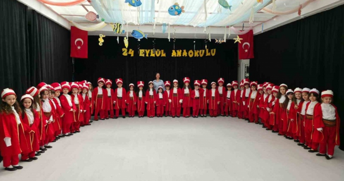 MİNİK ELLERDEN DEV GÖSTERİ