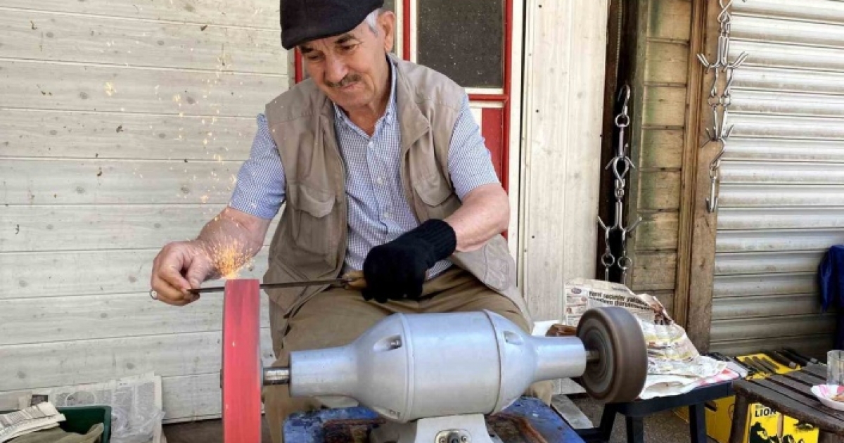 BIÇAKÇILARDA BAYRAM MESAİSİ
