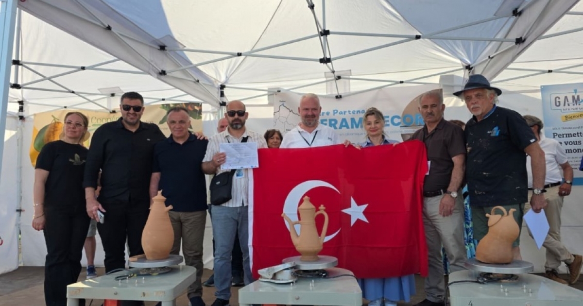 MENEMEN ÇÖMLEKÇİLİĞİ FRANSA’DA TARİH YAZDI