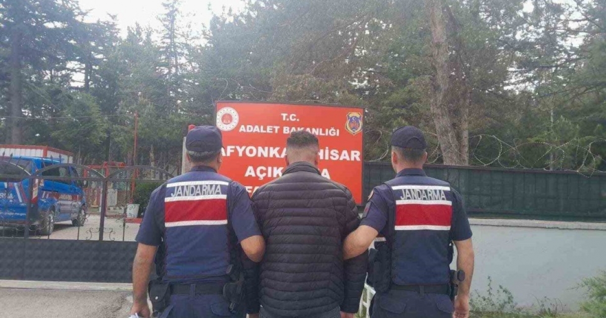 JANDARMA ÇEŞİTLİ SUÇLARDAN ARANAN 10 KİŞİYİ YAKALADI
