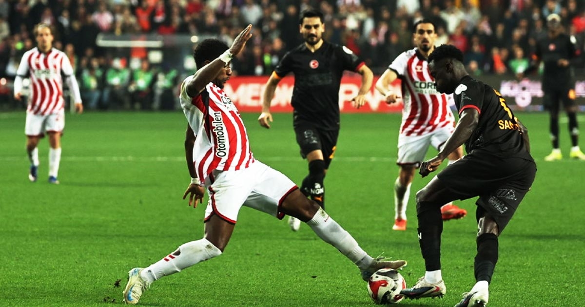GALATASARAY ŞAMPİYONLUĞU SAMSUN'DA ERTELEDİ 