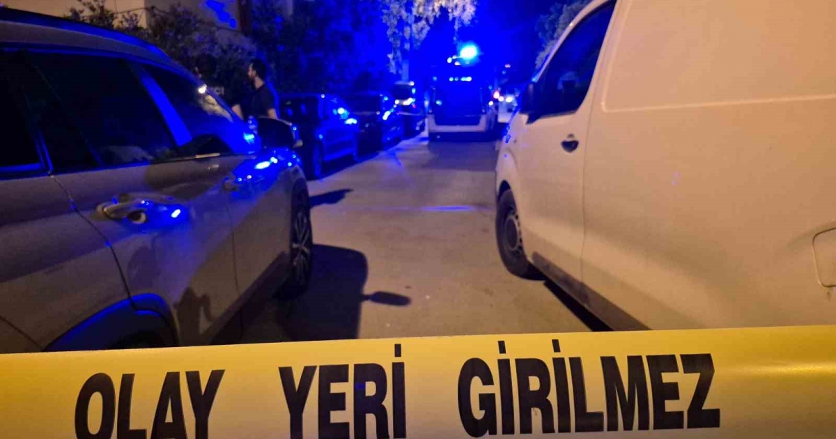 BABASININ CESEDİYLE 2 GÜN AYNI EVDE YAŞADI
