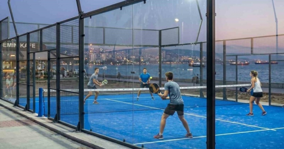 BOSTANLI SAHİLİ’NE YENİ PADEL KORTLARI GELİYOR
