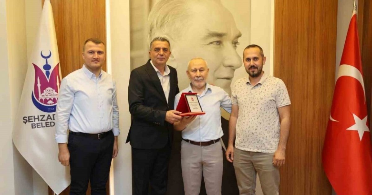 MANİSA’DA 41 BİN NİKAHA İMZA ATTI, GÖZYAŞLARIYLA VEDA ETTİ
