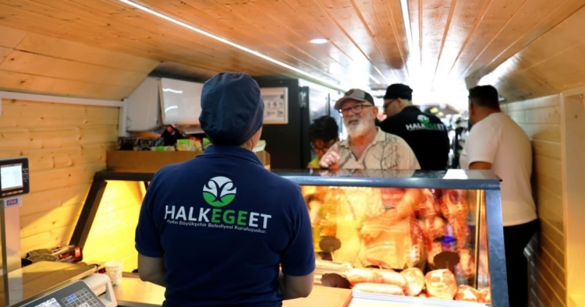 MOBİL HALK EGE ET AKBÜK’TE VATANDAŞLARDAN YOĞUN İLGİ GÖRDÜ
