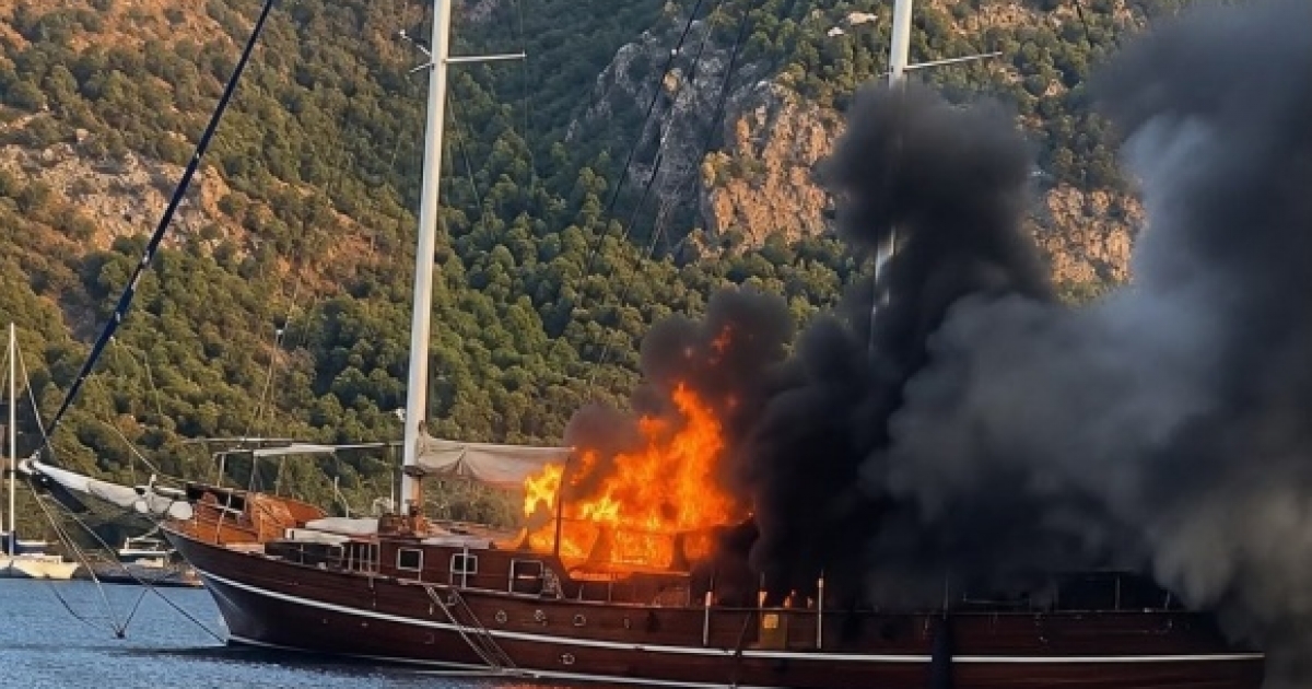 GÖCEK’TE TEKNE YANGINI

