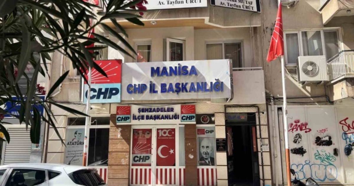 MANİSA CHP İL BAŞKANLIĞI’NDA KAVGA: 1 YARALI