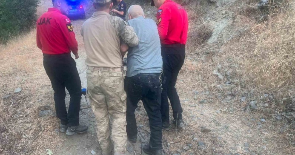 KAYBOLAN ALZHEİMER HASTASI YAŞLI ADAM SAĞ OLARAK BULUNDU
