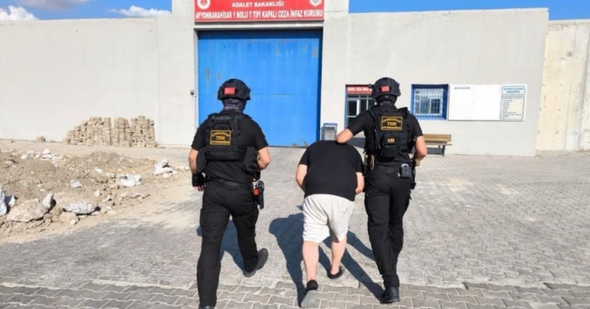 FETÖ’CÜ TERÖRİSTE YARDIM EDEN O ŞAHIS TUTUKLANDI