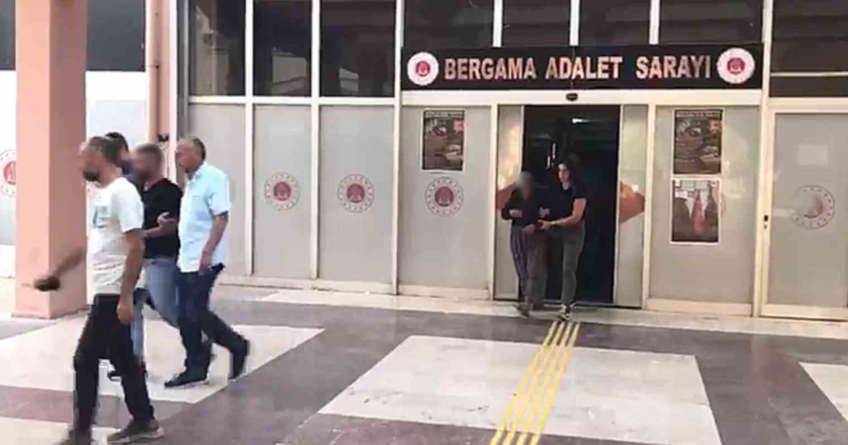 BERGAMA’DA UYUŞTURUCU OPERASYONU: ANNE VE OĞLU TUTUKLANDI
