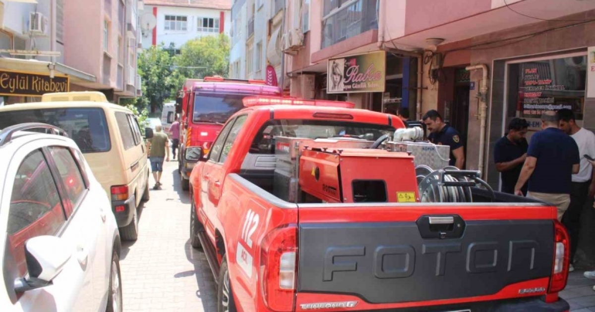 AYDIN’DA APARTMAN DAİRESİNDE PATLAMA: 1’İ AĞIR 2 YARALI
