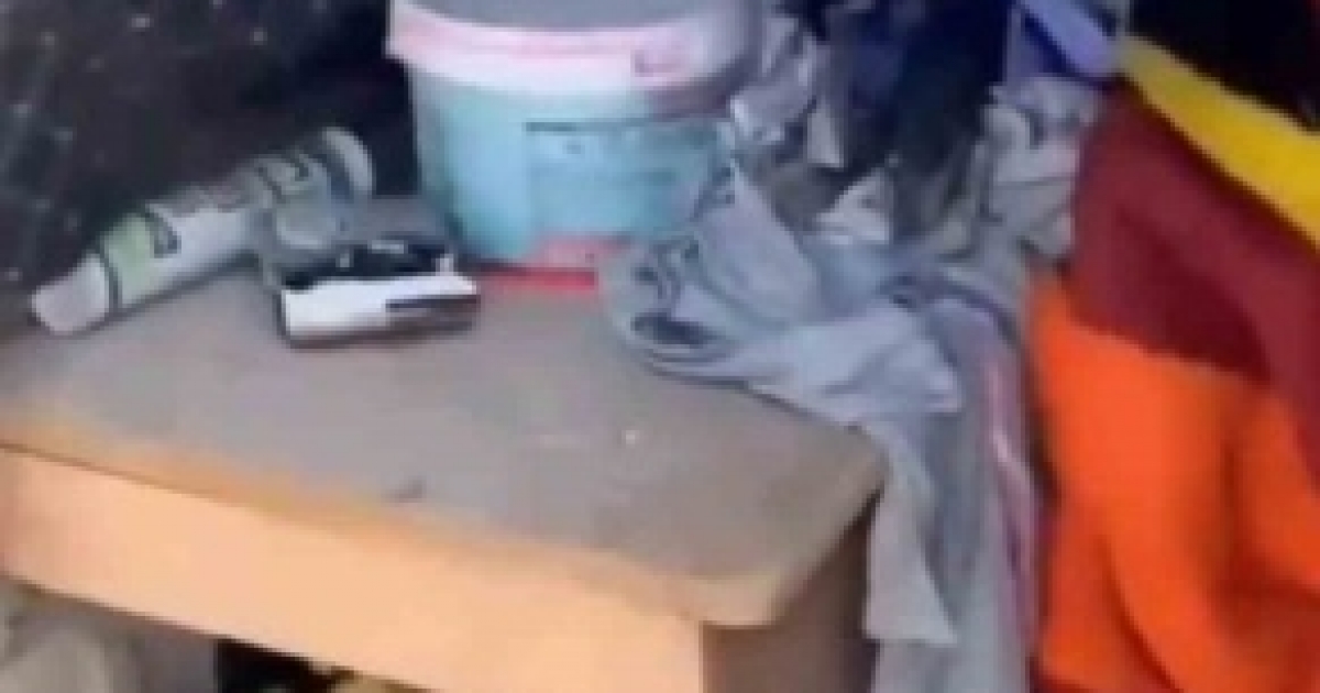 BATTANİYENİN ALTINA GİZLENEN ŞÜPHELİNİN 7 YIL 6 AY HAPİS CEZASIYLA ARANDIĞI ORTAYA ÇIKTI
