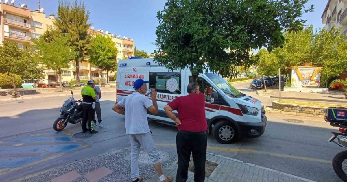 İKİ MOTOSİKLET KAFA KAFAYA ÇARPIŞTI: 2 YARALI
