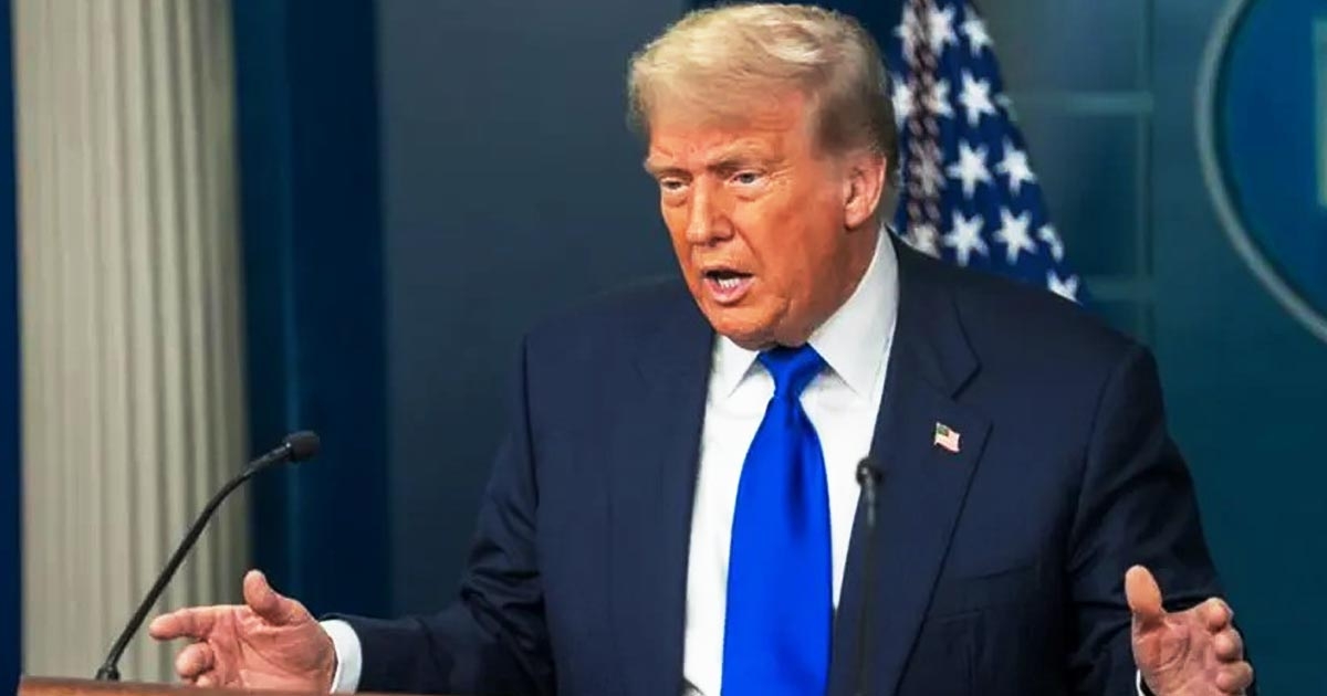 TRUMP TÜRKİYE'DEN AYRILIRKEN UÇAK DEĞİŞTİRDİĞİNİ DOĞRULADI 