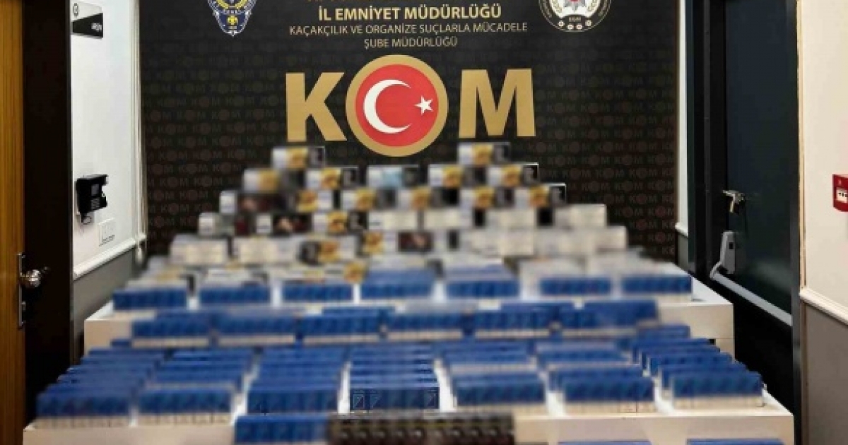 POLİS KAÇAK SİGARA VE MAKARON ELE GEÇİRDİ
