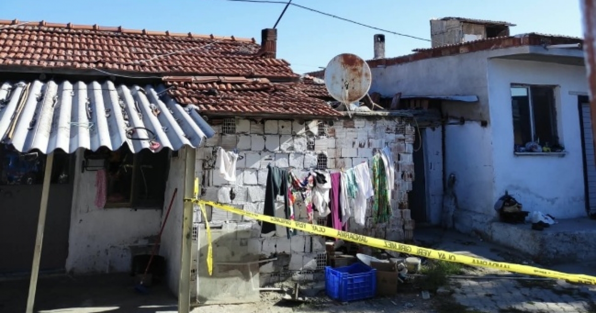 AKHİSAR’DA EŞİ TARAFINDAN BIÇAKLANAN KADIN HAYATINI KAYBETTİ
