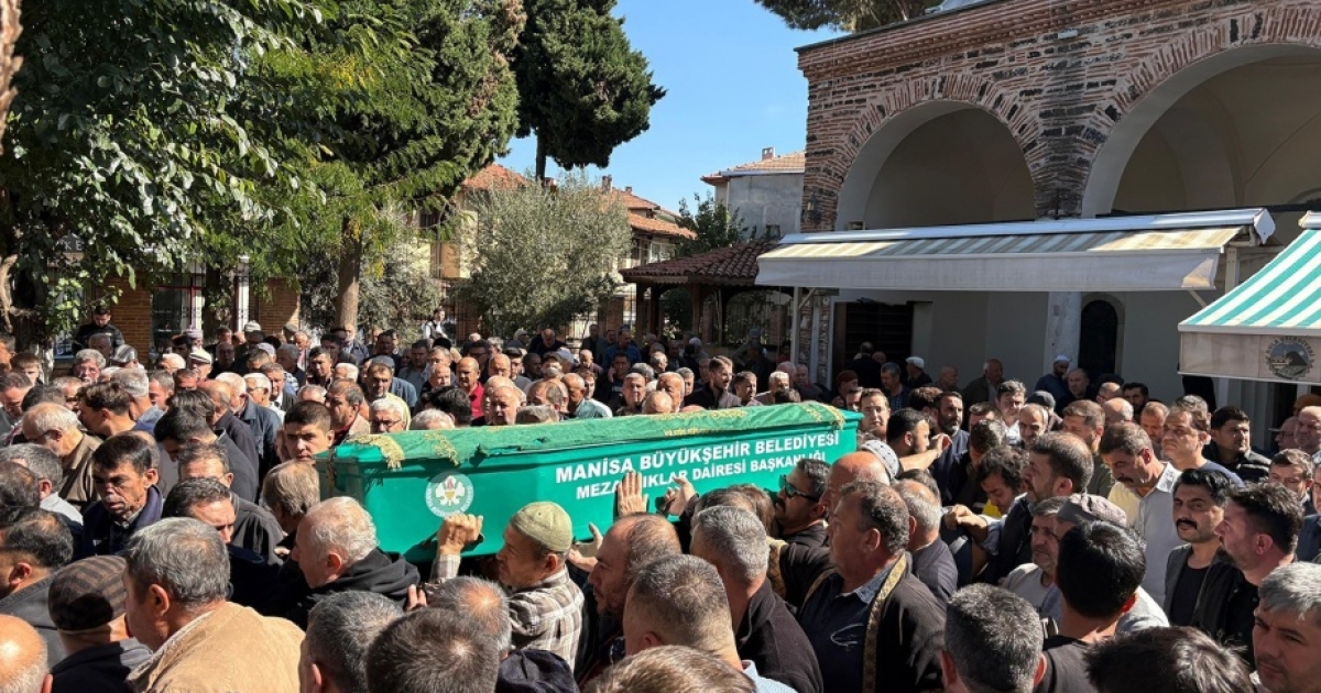 EVİNDEKİ YANGINI İZLERKEN FENALAŞAN ADAM TOPRAĞA VERİLDİ
