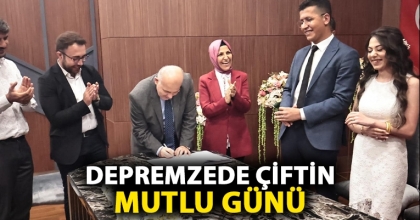 DEPREMZEDE ÇİFTİN MUTLU GÜNÜ