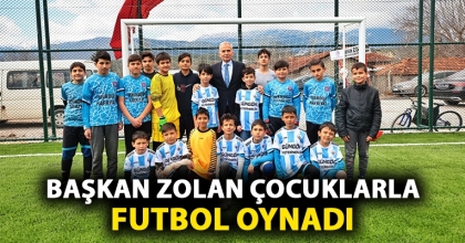 Başkan Zolan çocuklarla futbol oynadı