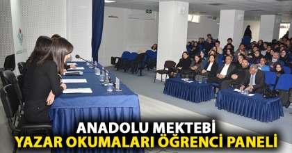 Anadolu Mektebi Yazar Okumaları Öğrenci paneli