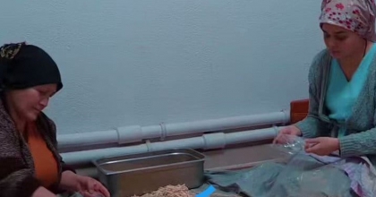 Afyonlu kadınlar depremzedelere 2 ton erişte yolladı  