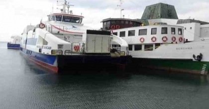 İzmir'de vapur seferleri iptal edildi  