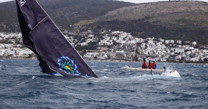 Yelken yarışlarında tekneler çarpıştı, 1 tekne battı, 7 tekne hasar aldı