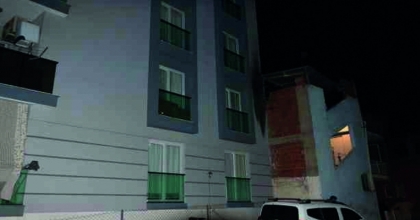 İzmir'de Alkollü Şahıs Eski Sevgilisinin Evine Molotof Attı